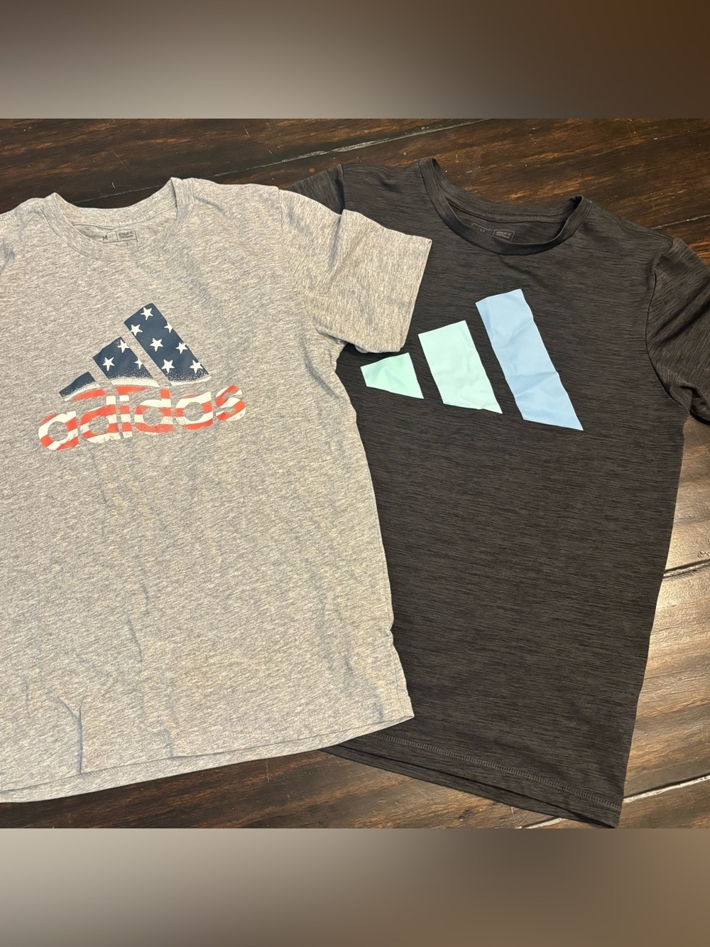 adidas Kids Short Sleeve Tees - Gray size medium - regular fit (size 10/12)